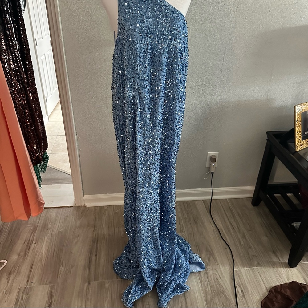 Elegant Blue Sequin Maxi Dress
